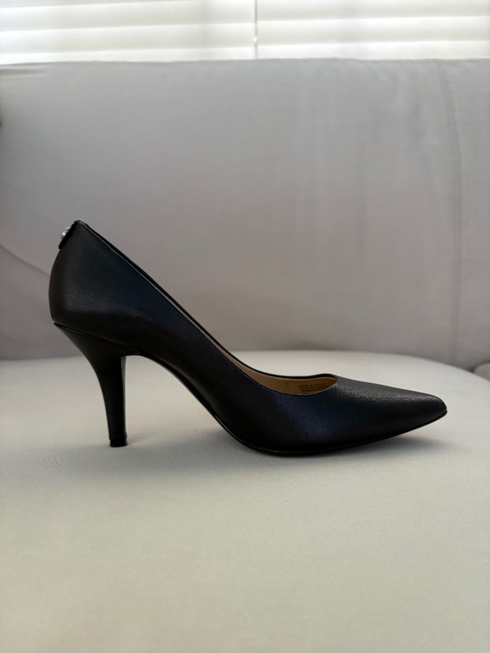 Michael Kors Black Leather Pointed Toe Stiletto Heel Dress Pumps Women’s Size 6M